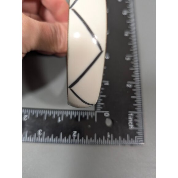 Vintage Brass Black White Zig Zag Inlay Bangle Bracelet Tribal Boho 8 in - Picture 10 of 11